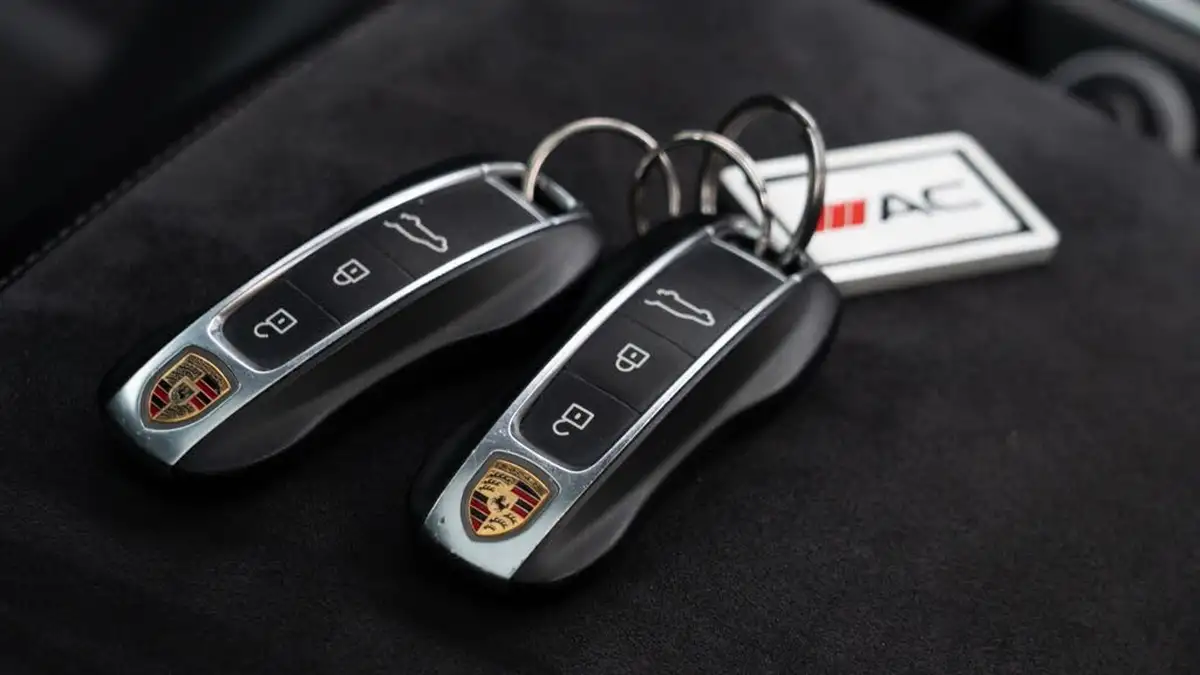 2020-porsche-cayenne-40-v8-gts-coupe-big-18
