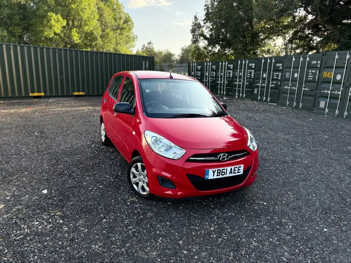 2012-hyundai-i10-12-classic-85bhp-big-1