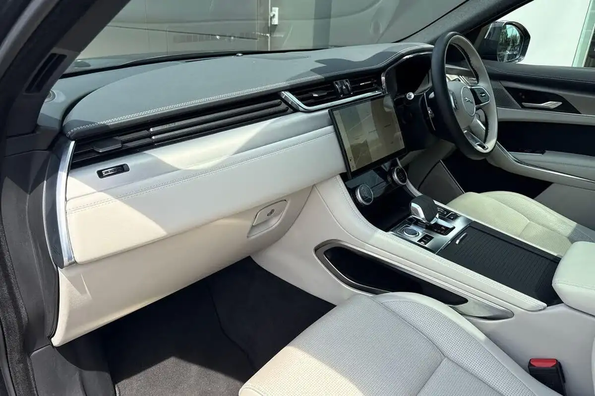 2023-jaguar-f-pace-20-p250-r-dynamic-se-black-big-43