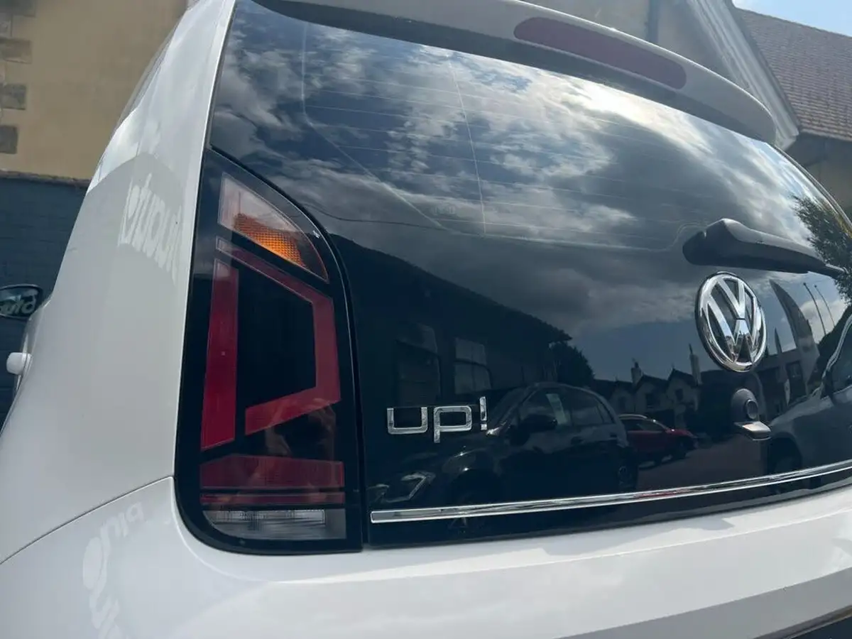 2017-volkswagen-up-10-high-up-75ps-5d-big-10