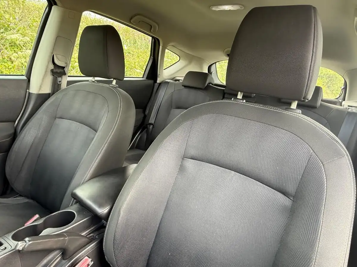 2010-nissan-qashqai-15td-acenta-big-14