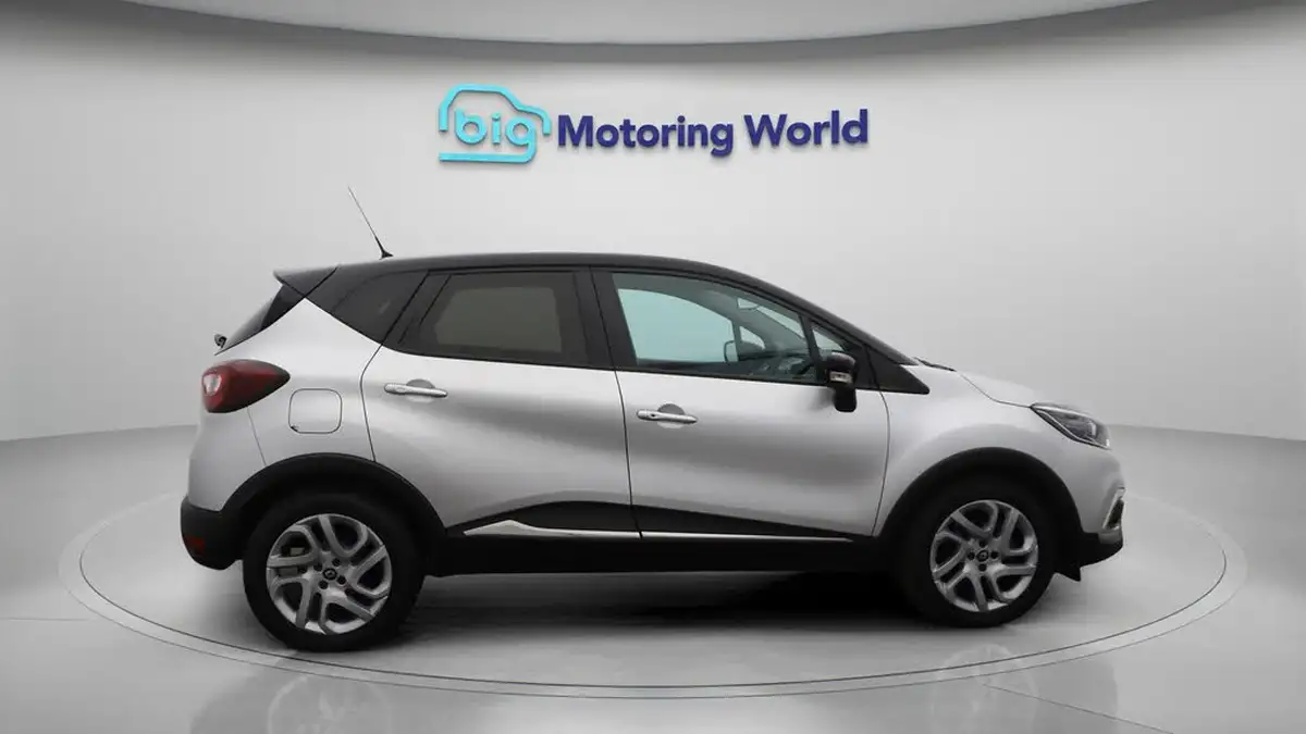 2019-renault-captur-13-tce-iconic-150bhp-ss-edc-auto-big-8