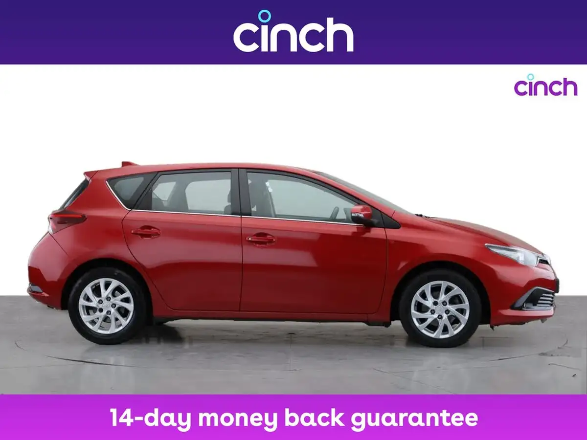 2017-toyota-auris-12t-business-edition-hatchback-big-10