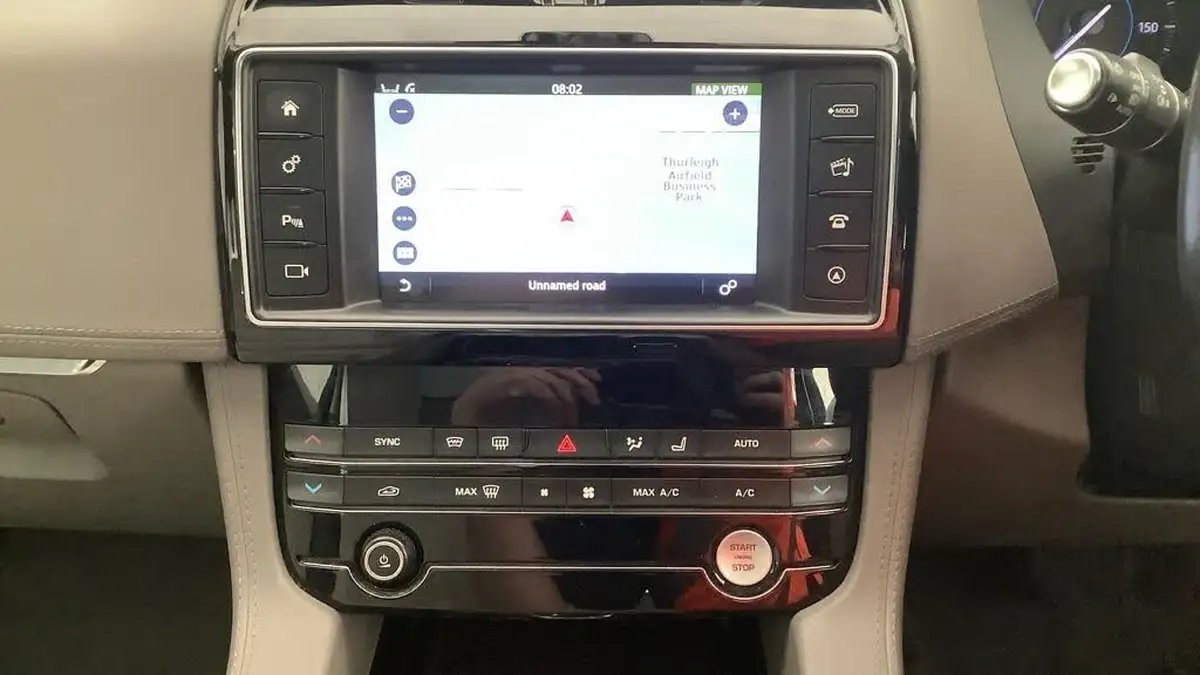 2018-jaguar-f-pace-20-i4d-portfolio-180ps-awd-auto-big-18