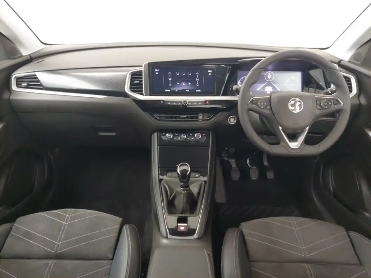 2024-vauxhall-grandland-12-ultimate-130ps-big-2