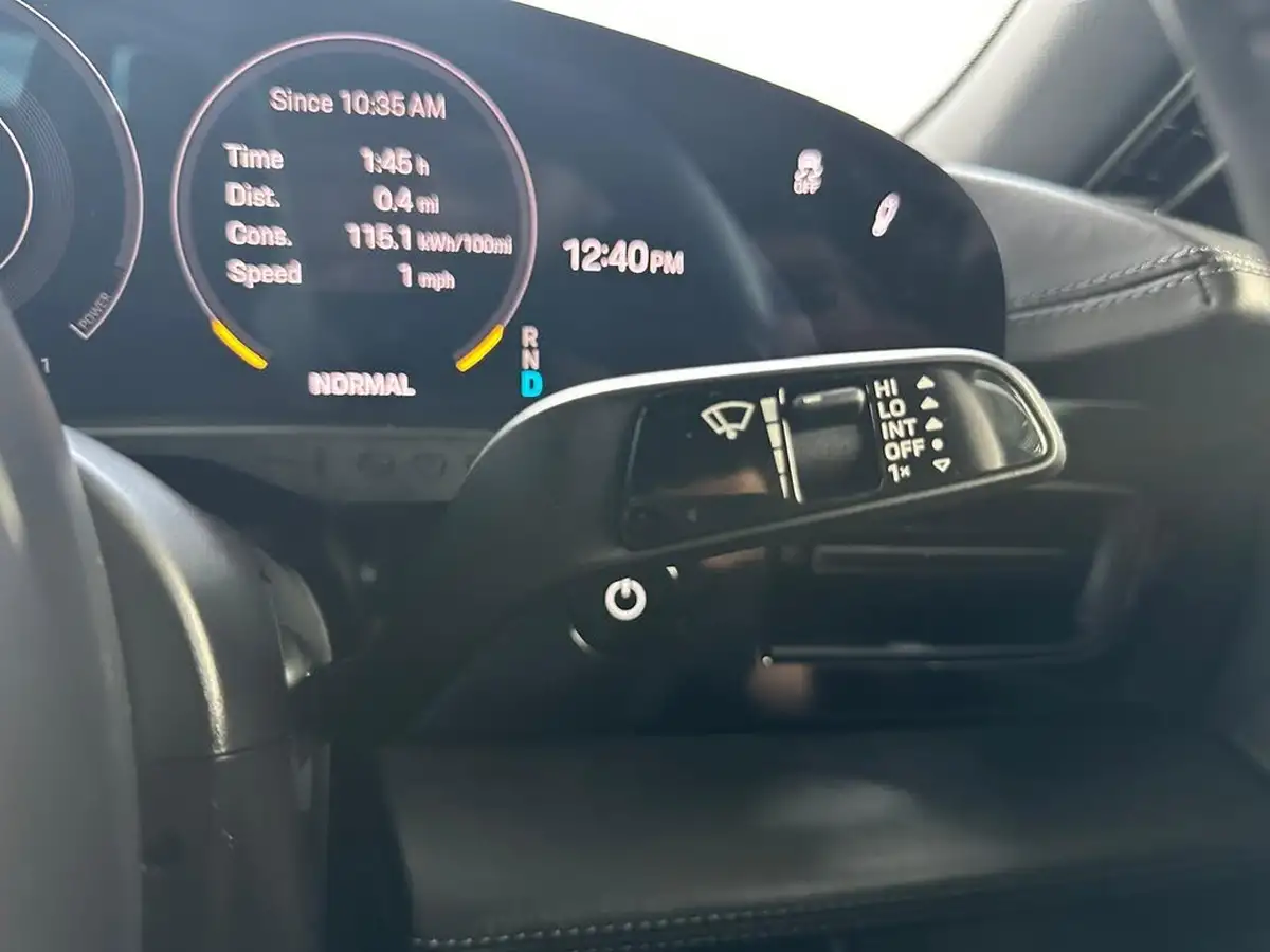 2021-porsche-taycan-e-base-476ps-performance-battery-plus-big-30