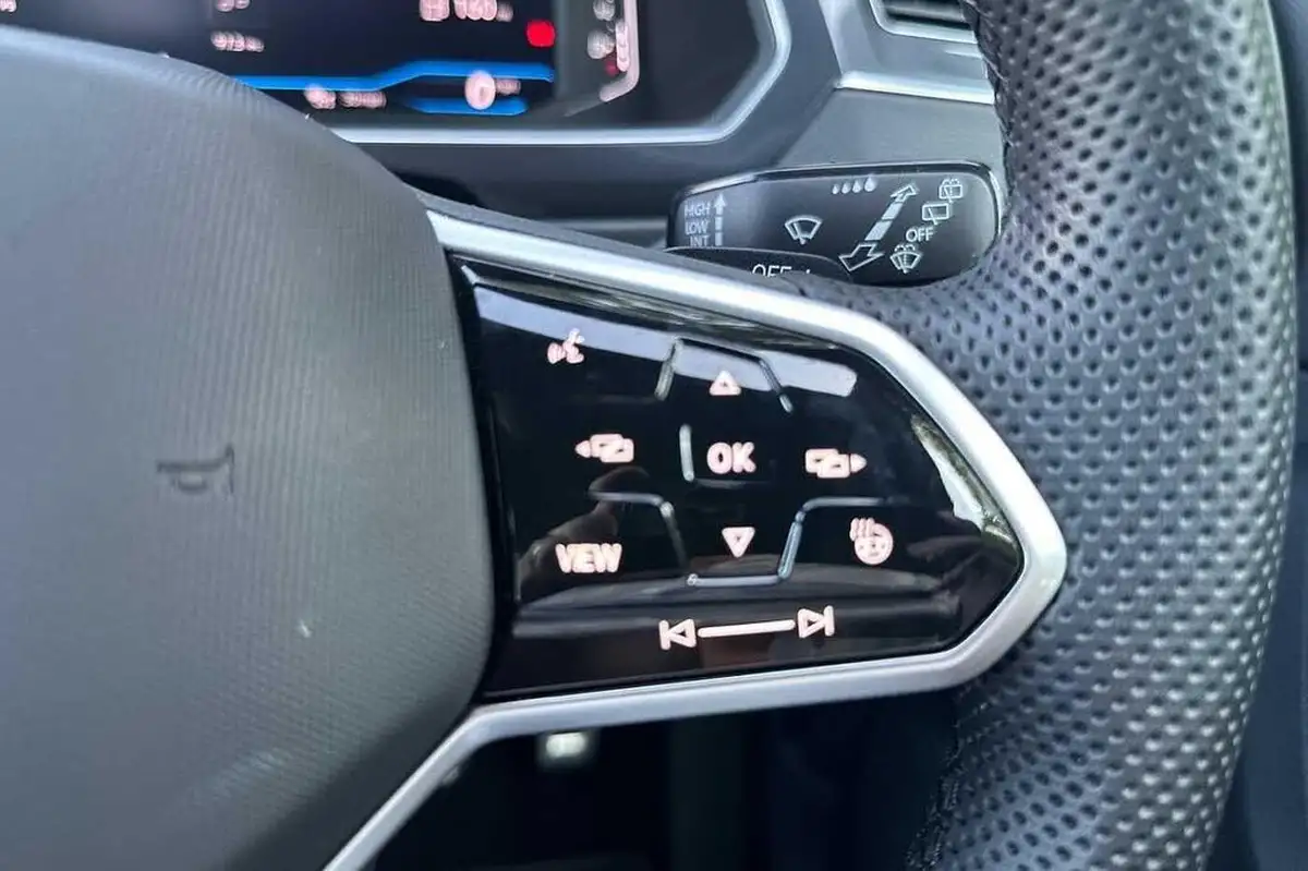 2023-volkswagen-tiguan-15-tsi-r-line-edition-big-16