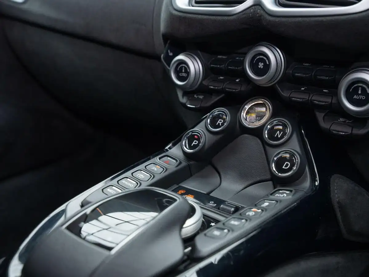 2020-aston-martin-vantage-40-v8-vantage-coupe-auto-big-24