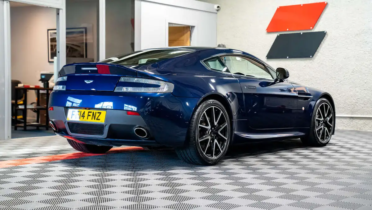 2013-aston-martin-vantage-47-coupe-big-4