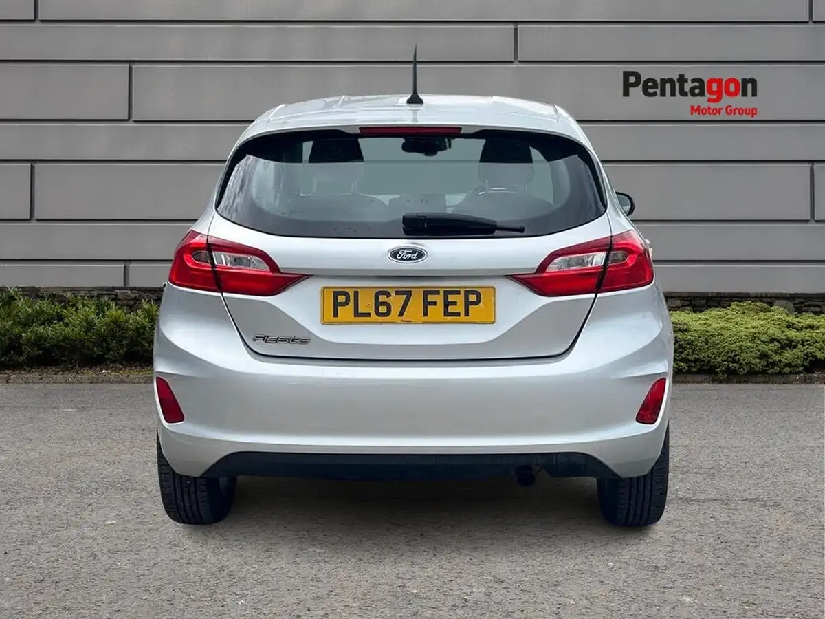 2017-ford-fiesta-11-ti-vct-zetec-5d-big-16