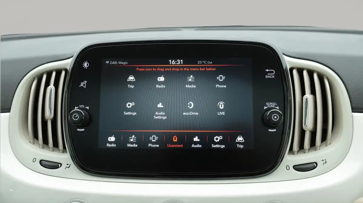 2020-fiat-500-12-lounge-dualogic-big-11
