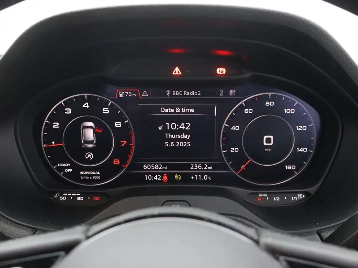 2021-audi-q2-10-30-tfsi-sport-big-14