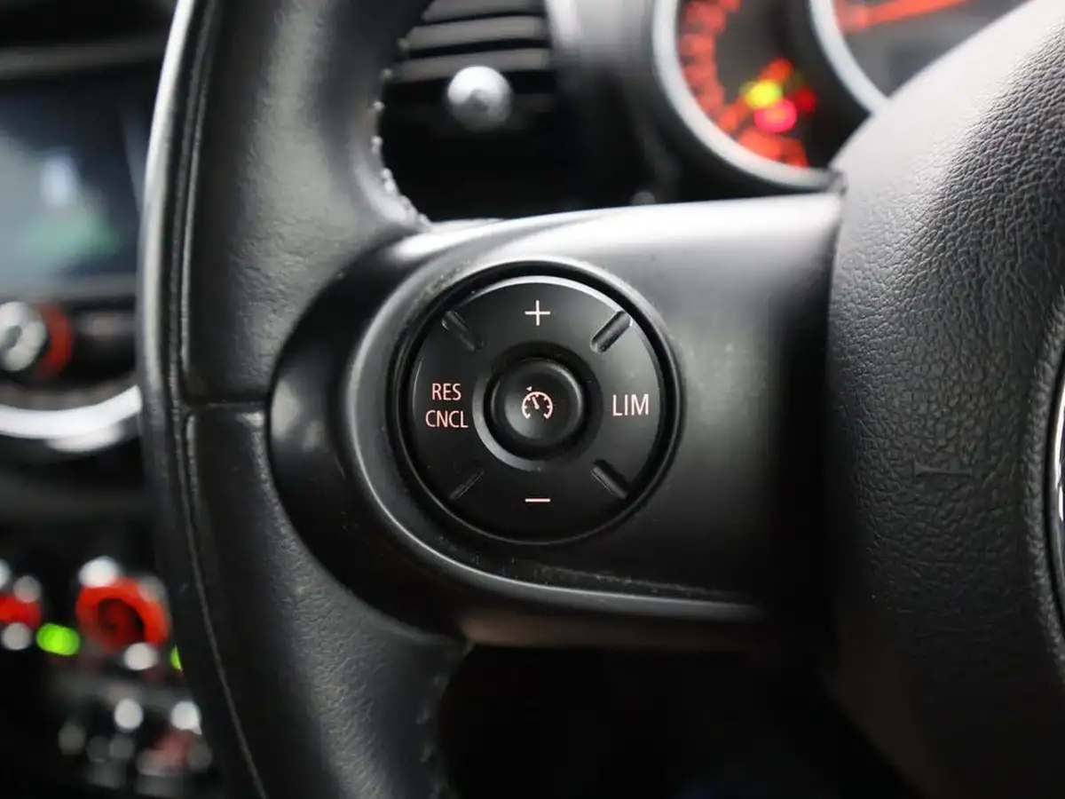 2018-mini-clubman-15-cooper-ss-big-19
