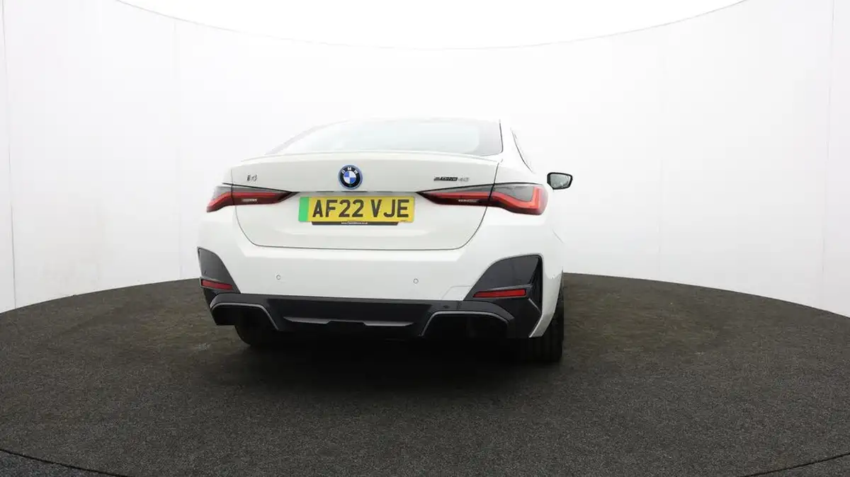 2022-bmw-i4-e-edrive40-m-sport-big-71