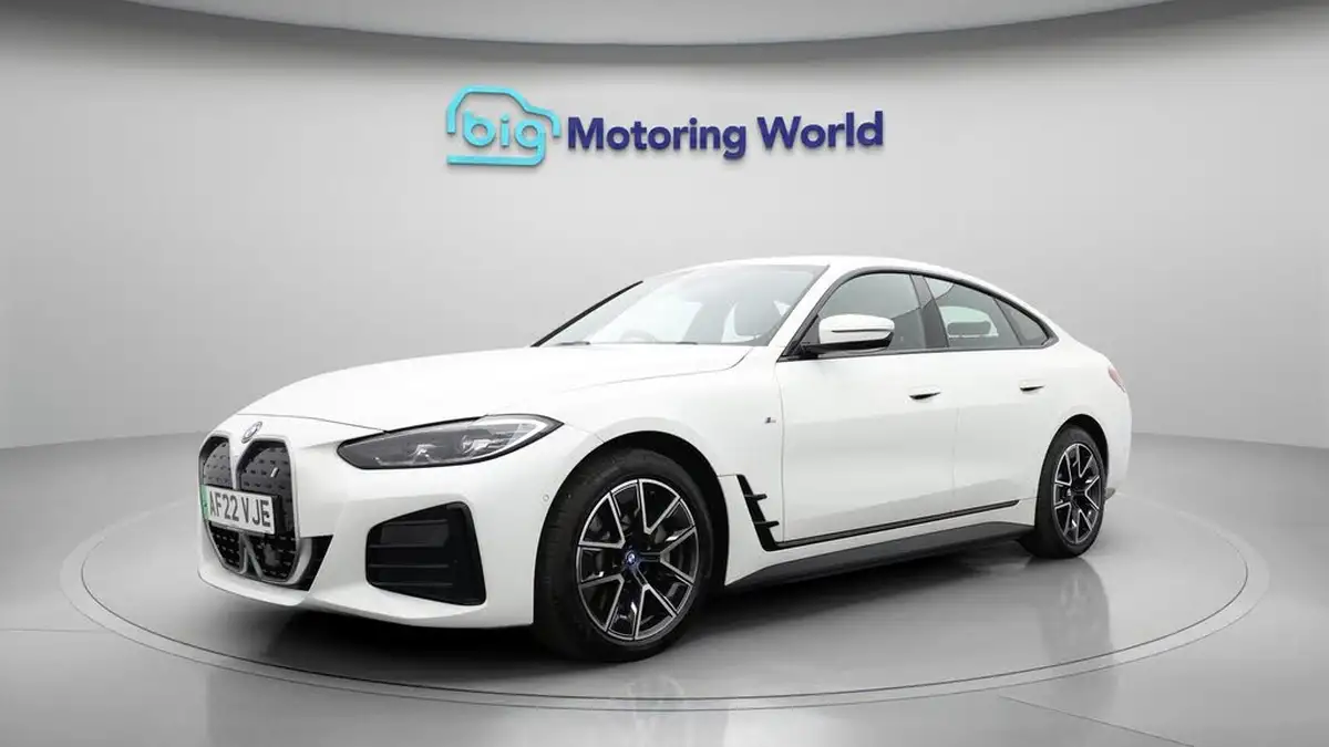 2022-bmw-i4-e-edrive40-m-sport-big-3