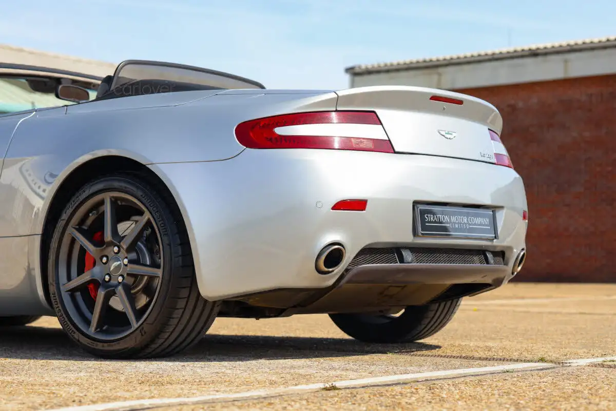 2009-aston-martin-vantage-43-convertible-sportshift-big-32