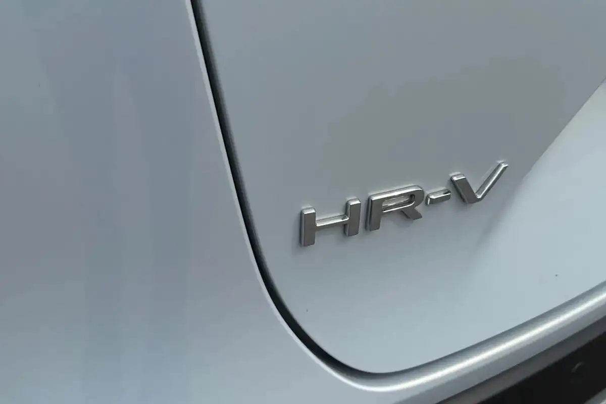 2024-honda-hr-v-15-i-mmd-elegance-big-39