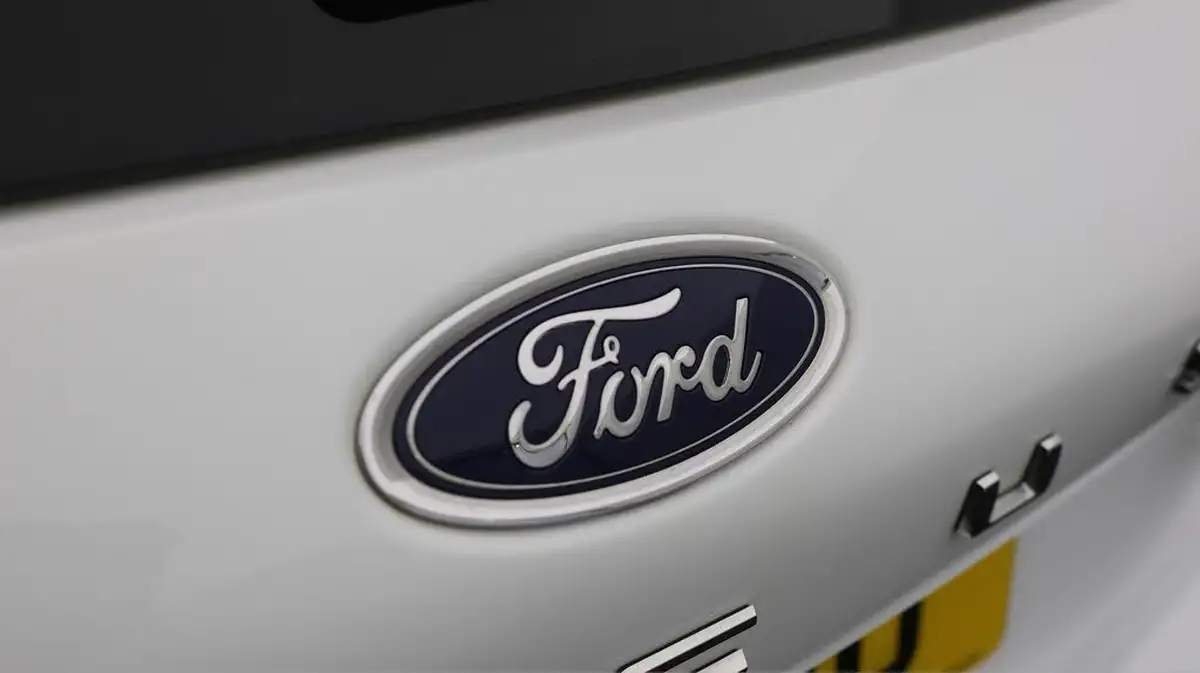 2019-ford-focus-15-zetec-120ps-hatchback-big-19