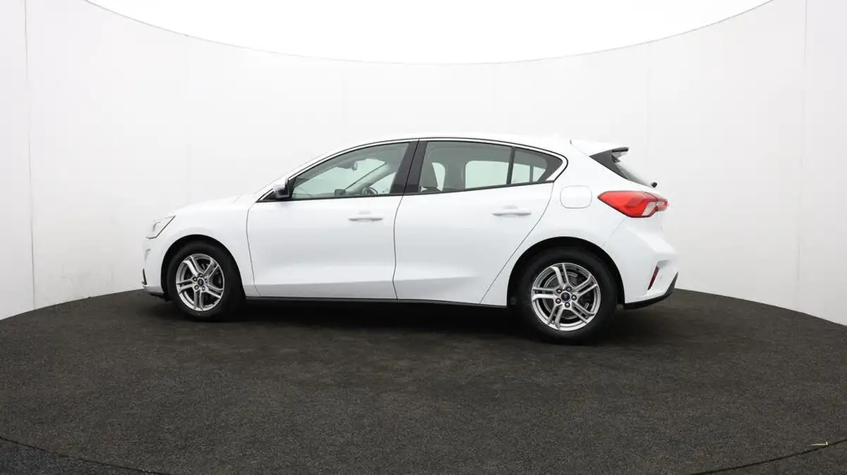 2019-ford-focus-15-zetec-120ps-hatchback-big-63