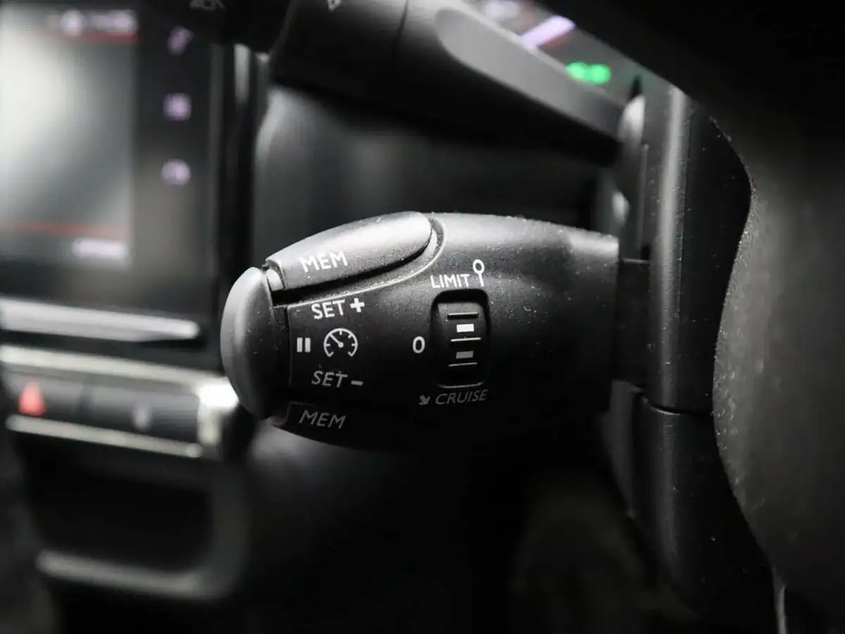 2023-citroen-c3-12-puretech-elle-83ps-ss-big-31