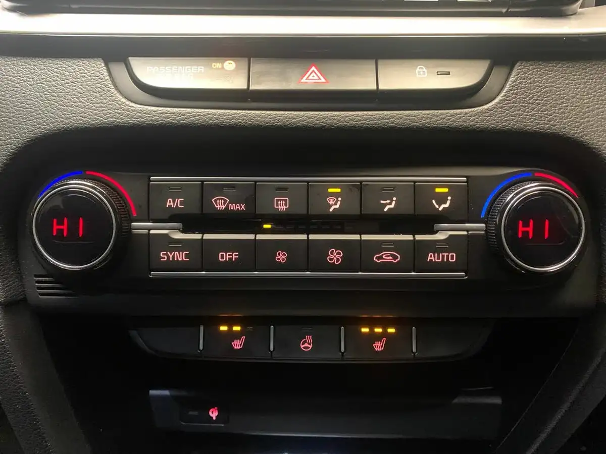 2022-kia-pro-ceed-15-t-gdi-gt-line-s-big-25