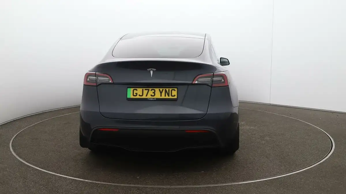 2023-tesla-model-y-e-rwd-big-48