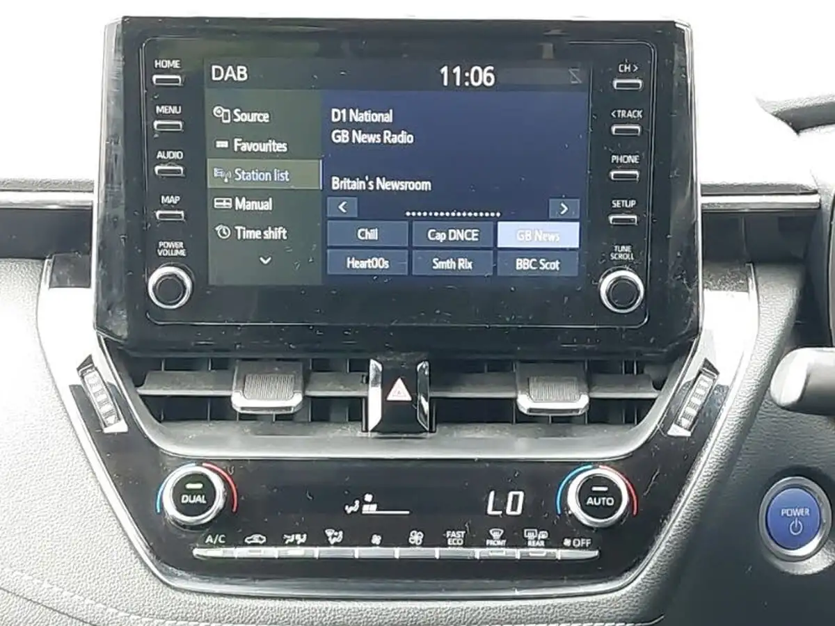 2020-toyota-corolla-18-vvt-i-design-trk-touring-sports-5d-big-9