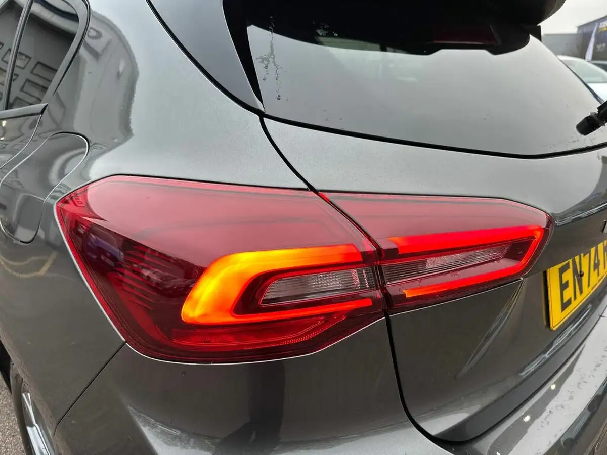2025-ford-focus-10t-st-line-125ps-hatchback-big-26