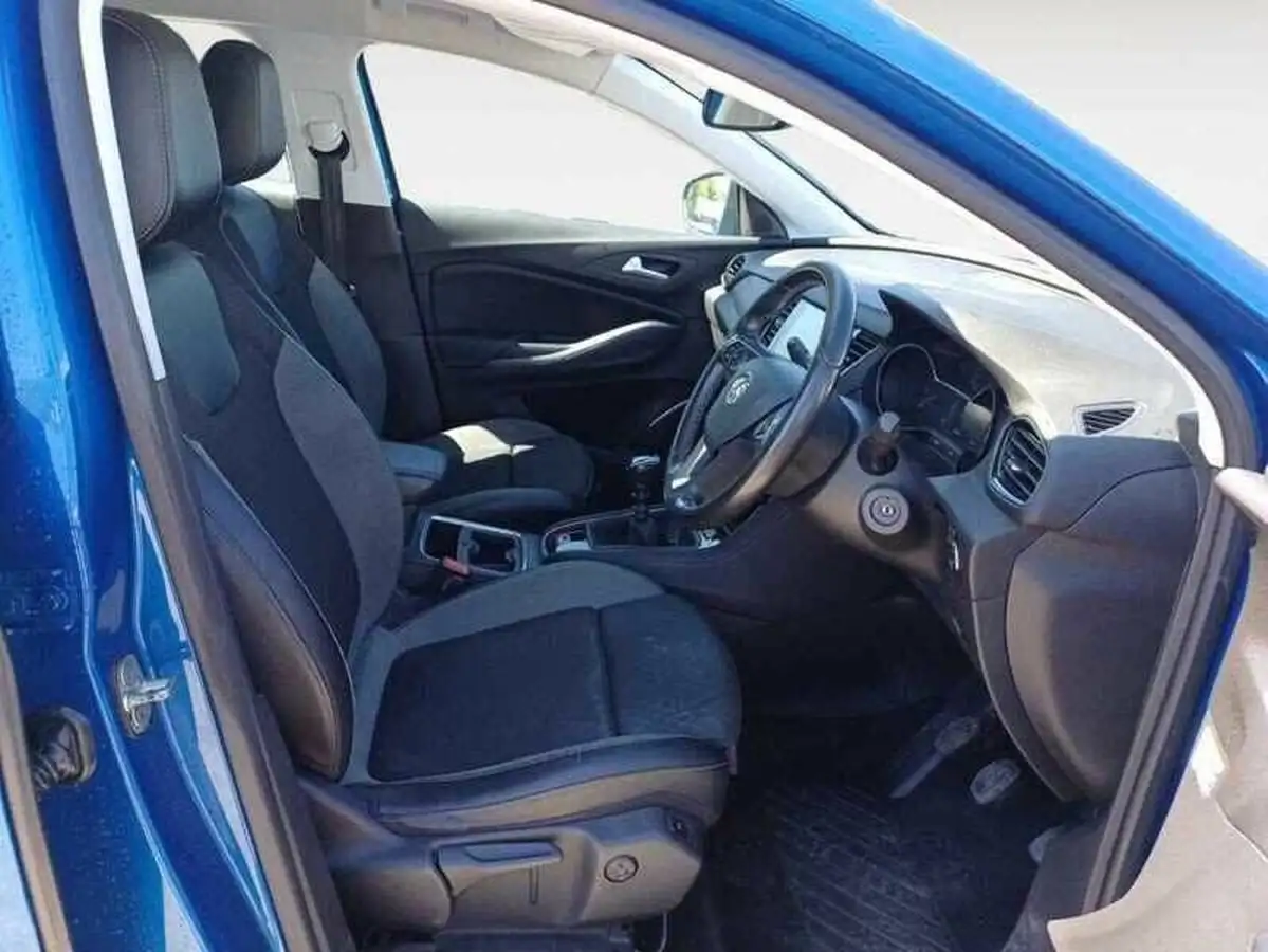 2019-vauxhall-grandland-x-12-tech-line-nav-big-3