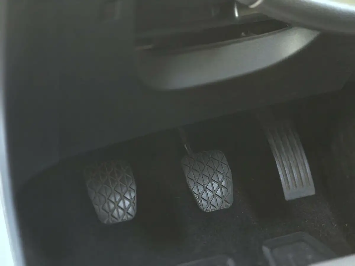 2011-mazda-mazda3-16-takuya-103bhp-big-26