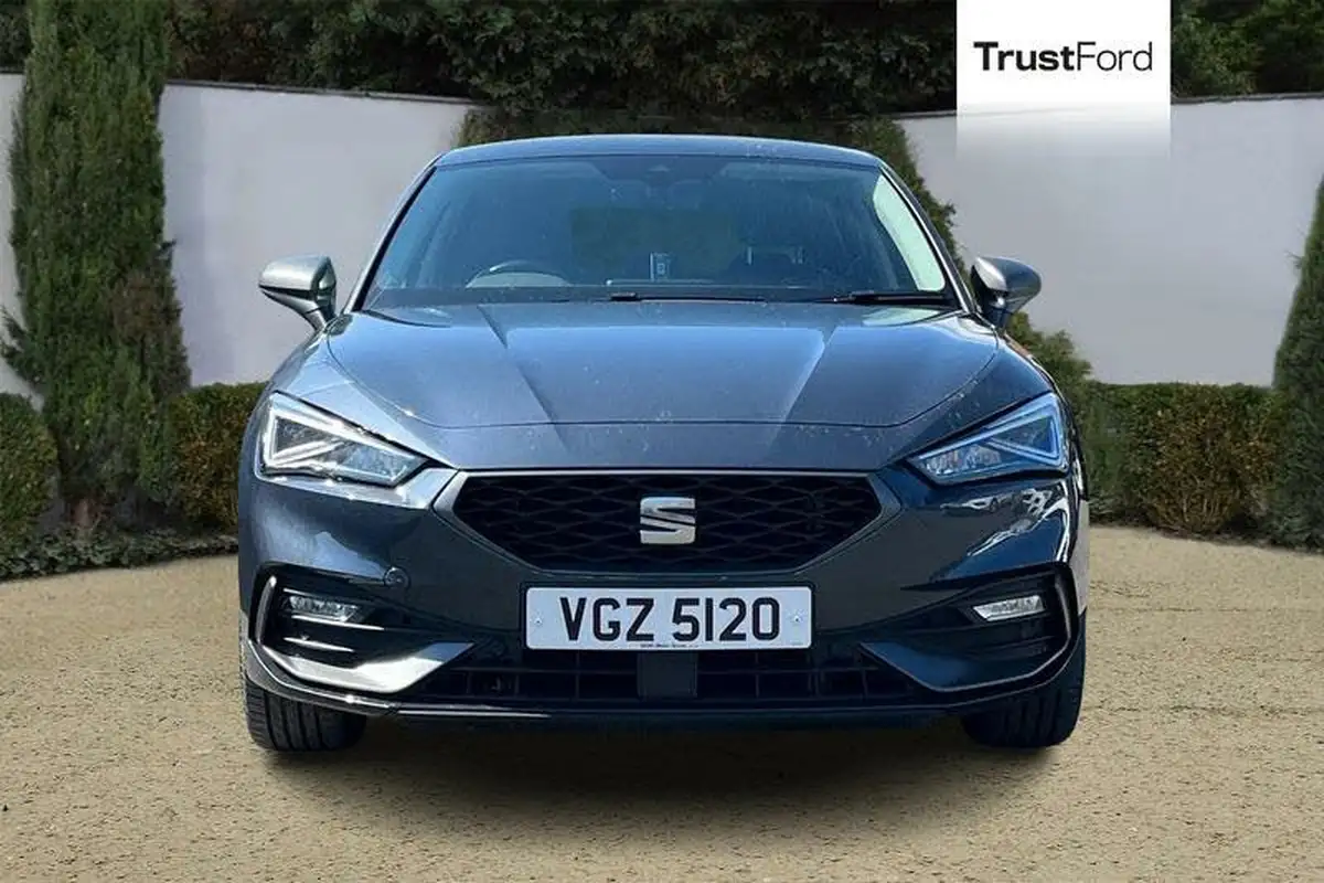 2021-seat-leon-14-e-hybrid-fr-hatchback-big-5