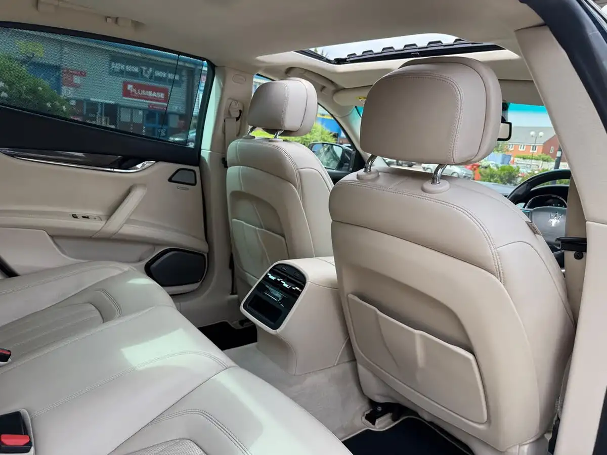 2015-maserati-quattroporte-38-gts-big-65