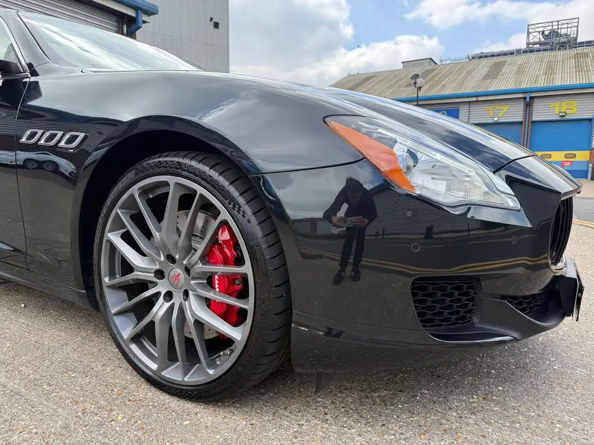 2015-maserati-quattroporte-38-gts-big-13