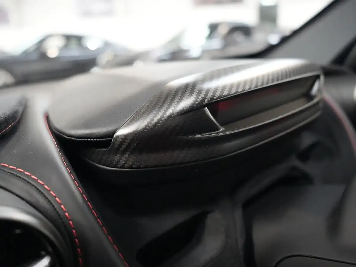 2018-mclaren-720s-40-luxury-big-31