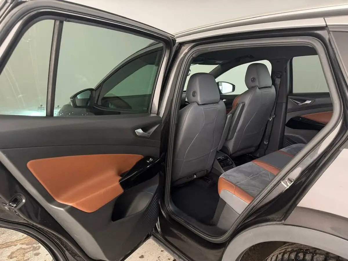 2021-volkswagen-id4-e-first-edition-big-13