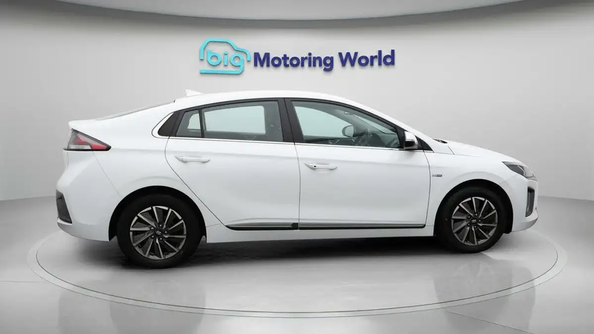 2021-hyundai-ioniq-e-premium-electric-100kw-big-8