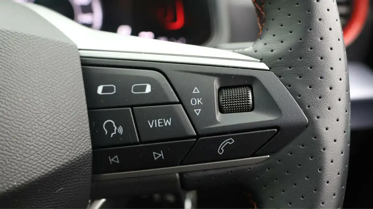 2024-seat-arona-10-tsi-fr-115ps-big-22