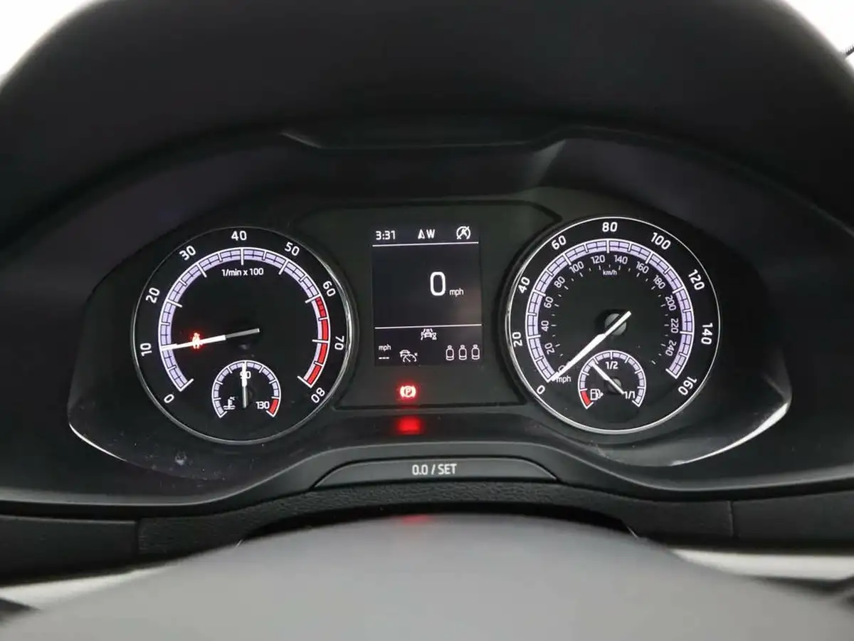 2019-skoda-karoq-10-tsi-se-technology-big-16
