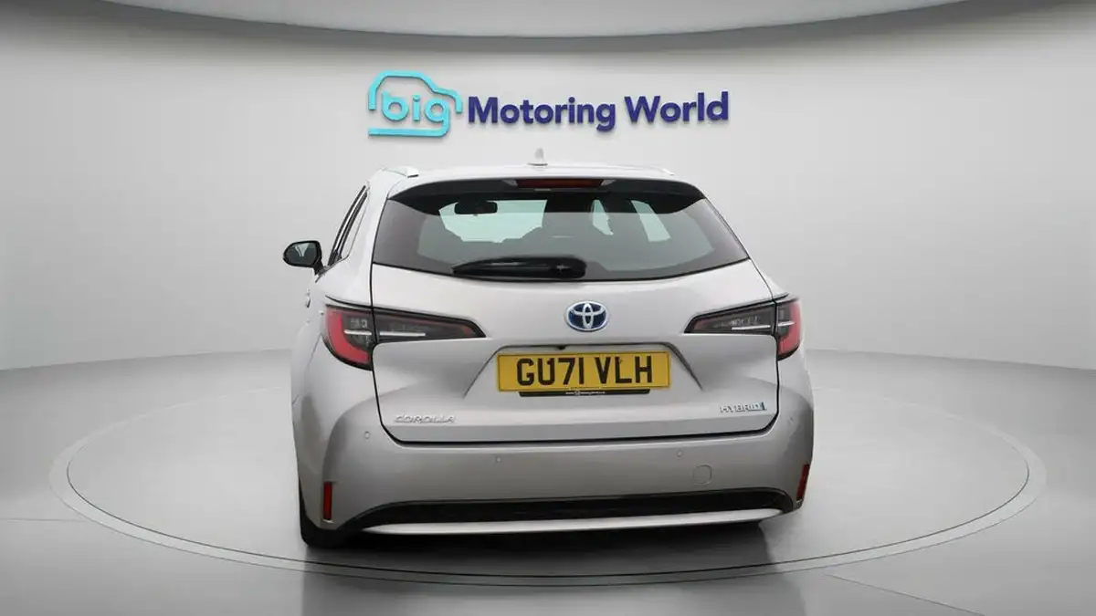 2021-toyota-corolla-18-vvt-i-icon-tech-spare-wheel-touring-sports-5d-big-5