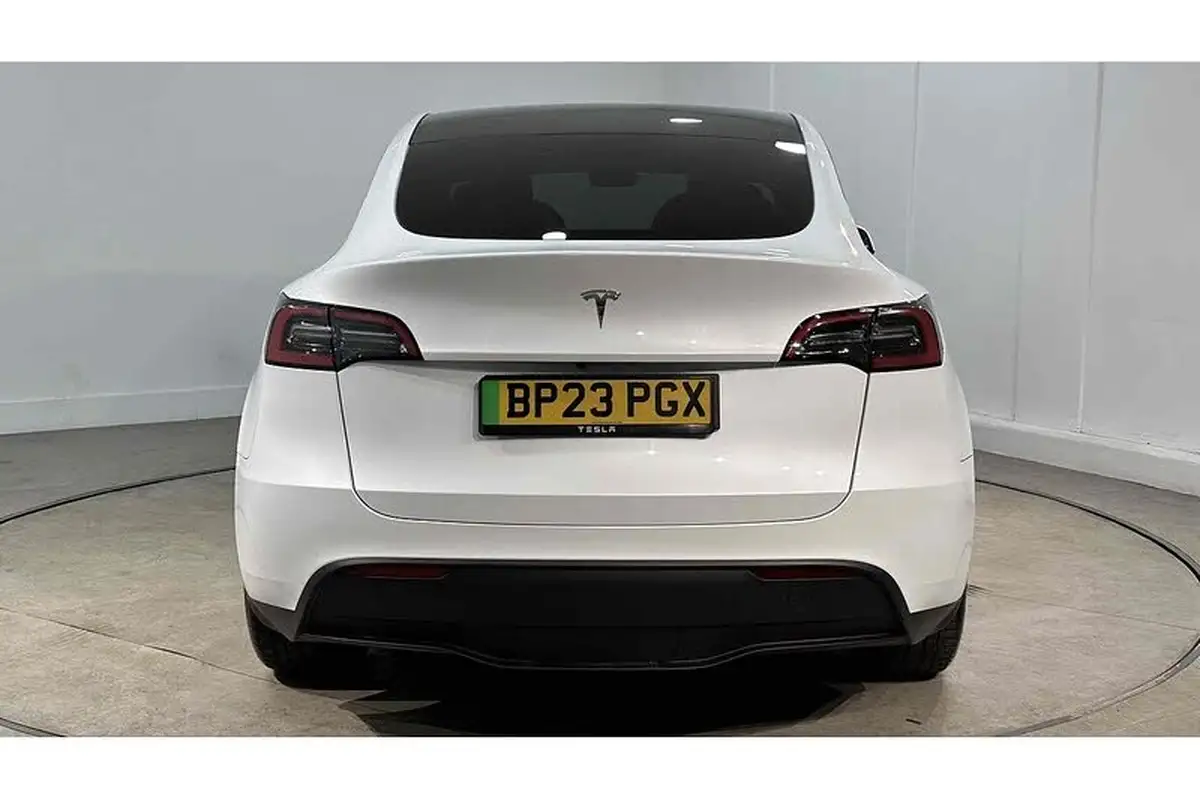 2023-tesla-model-y-e-rwd-big-9