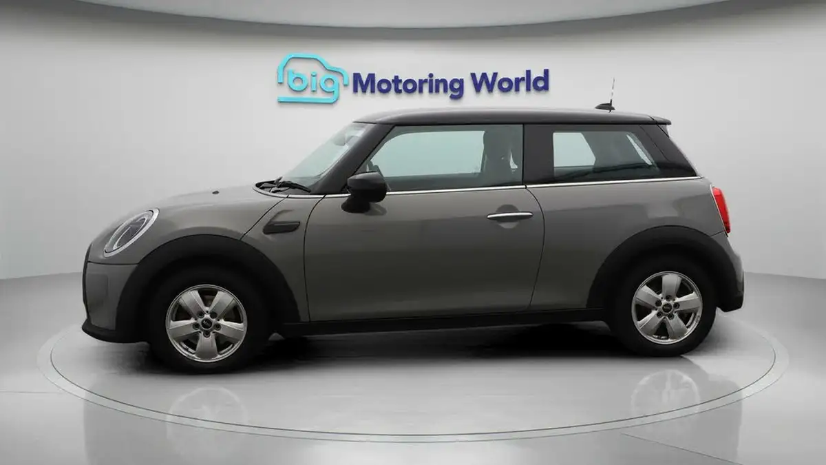 2022-mini-cooper-15-cooper-classic-hatchback-3d-auto-big-4