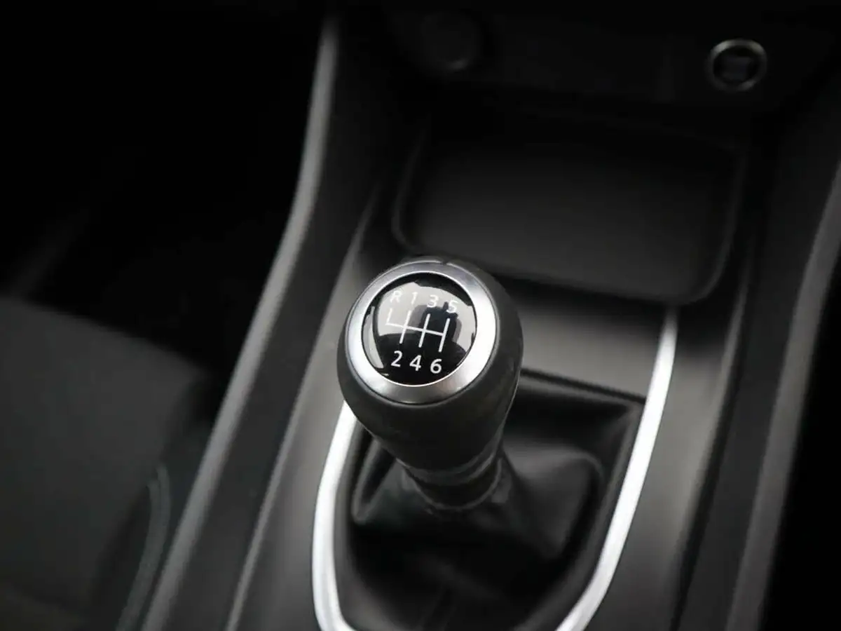 2024-nissan-qashqai-13-dig-t-acenta-premium-140ps-mild-hybrid-big-30