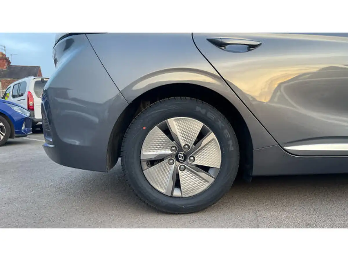 2021-hyundai-ioniq-16-gdi-premium-hybrid-big-6