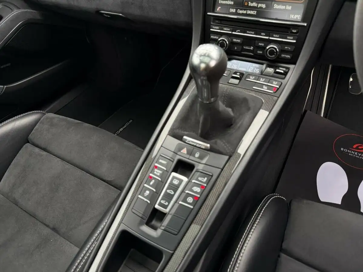 2015-porsche-911-38-carrera-gts-coupe-big-44