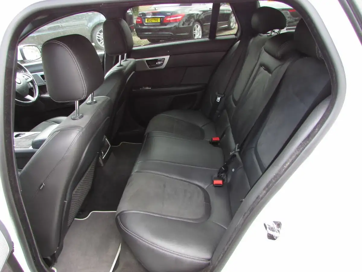 2014-jaguar-xf-22td-r-sport-163ps-sportbrake-5d-big-9