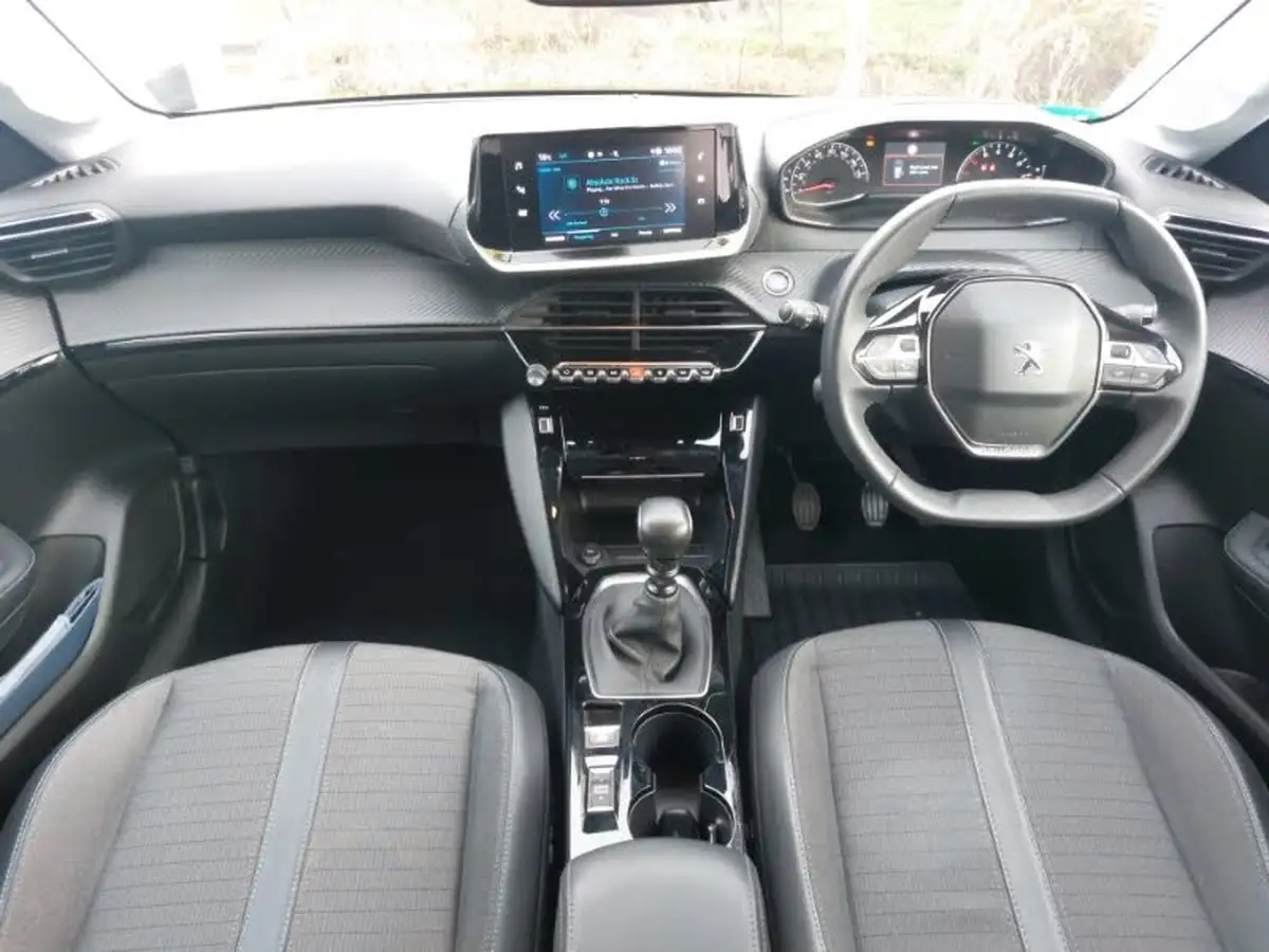 2021-peugeot-208-12-puretech-allure-100bhp-big-2