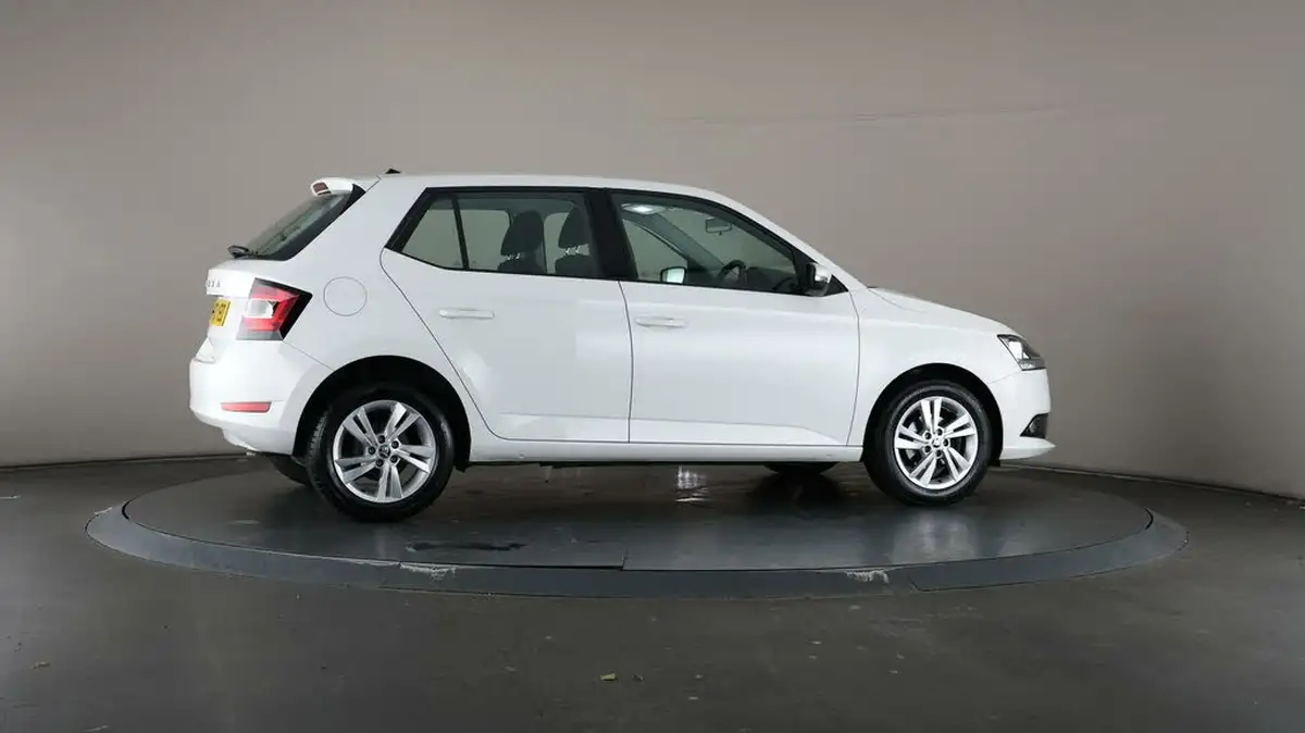 2020-skoda-fabia-10-mpi-se-60ps-hatchback-big-60