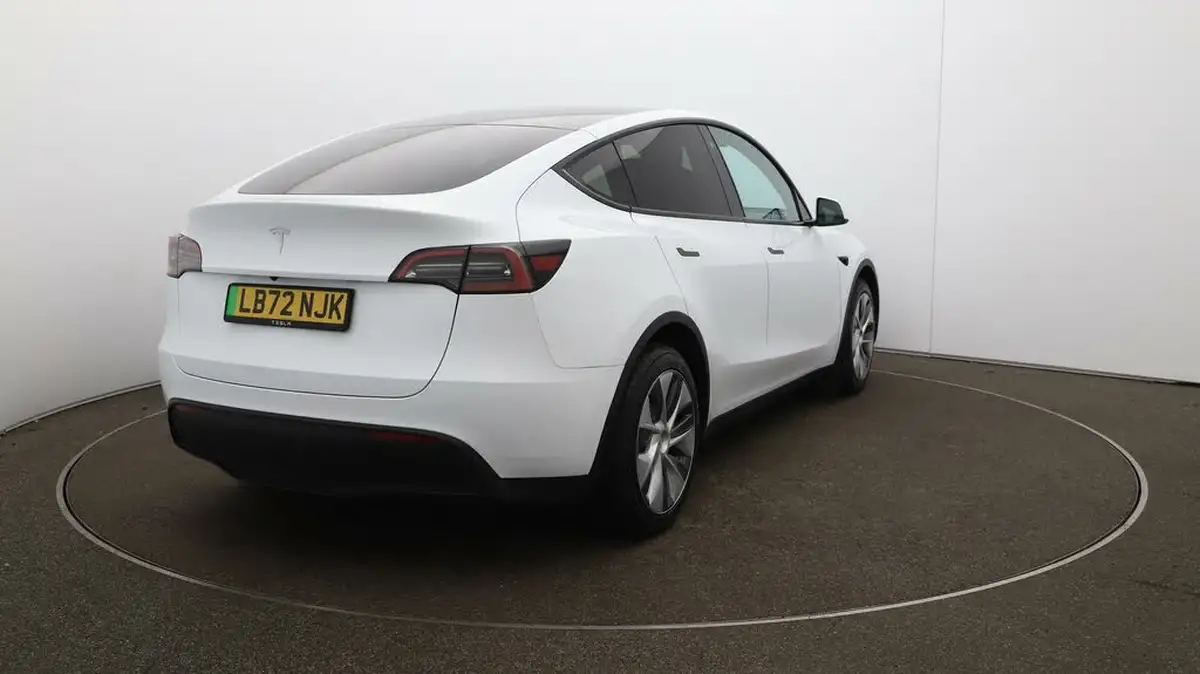 2022-tesla-model-y-e-rwd-big-53
