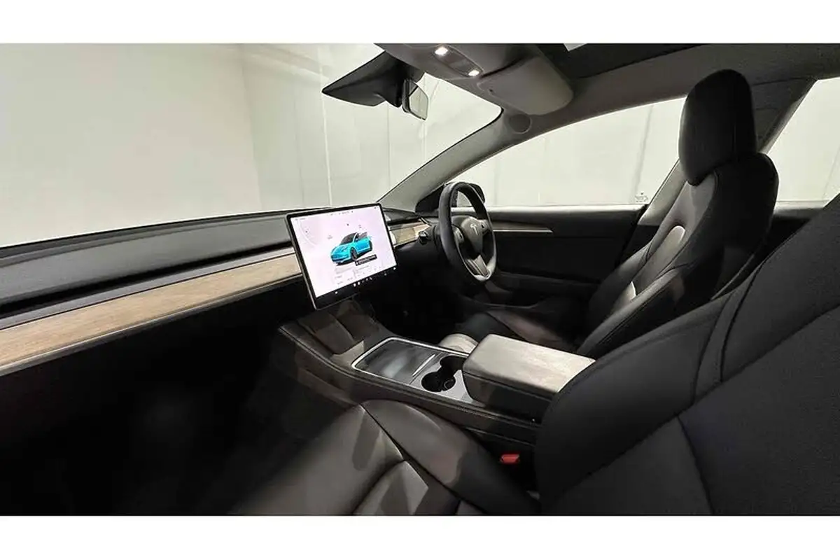 2022-tesla-model-3-e-performance-big-18