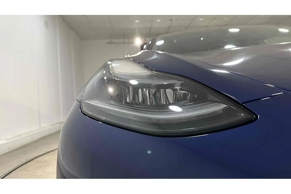 2022-tesla-model-3-e-performance-big-14